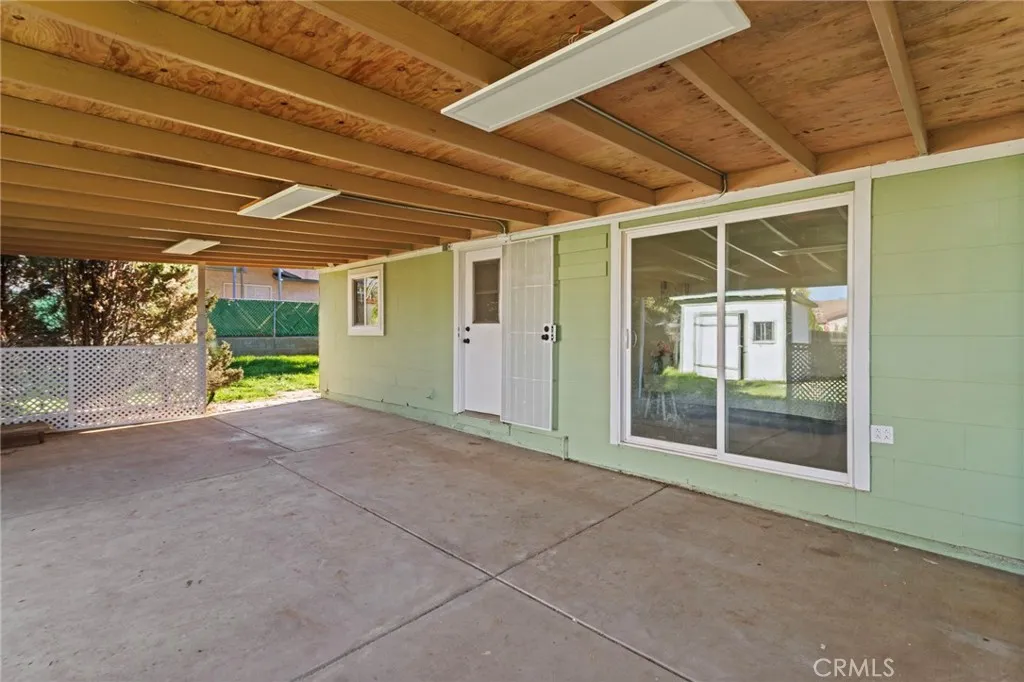 340 W Avenue L, Calimesa, California 92320 home-pic-22