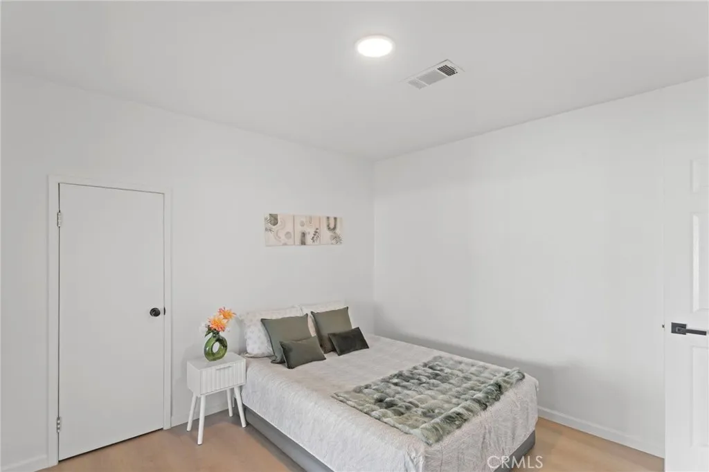 340 W Avenue L, Calimesa, California 92320 home-pic-16