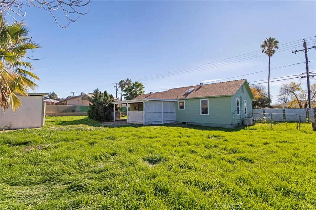340 W Avenue L, Calimesa, California 92320 home-pic-24
