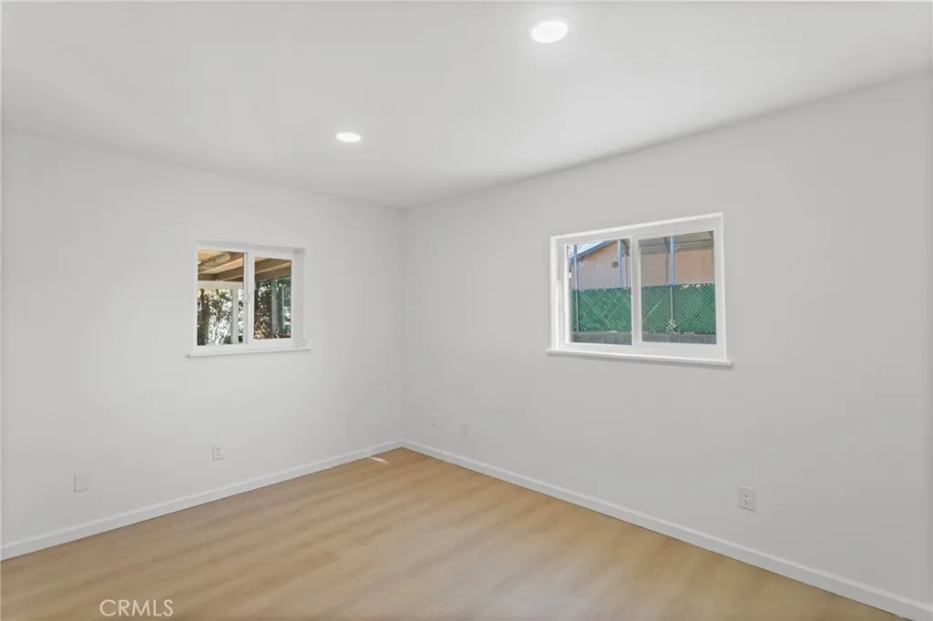 340 W Avenue L, Calimesa, California 92320 home-pic-12