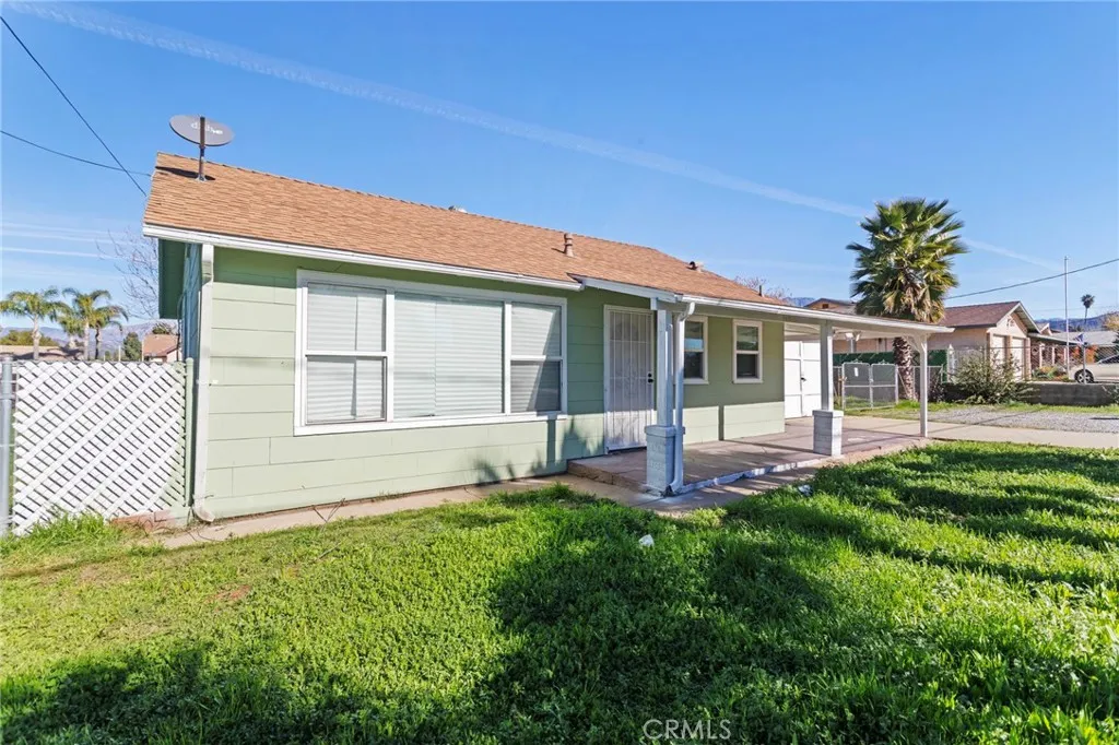 340 W Avenue L, Calimesa, California 92320 home-pic-38