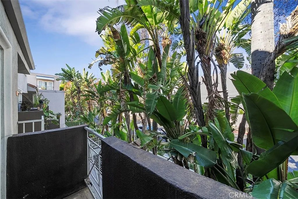 355 N Maple Street 245, Burbank, California 91505 home-pic-10