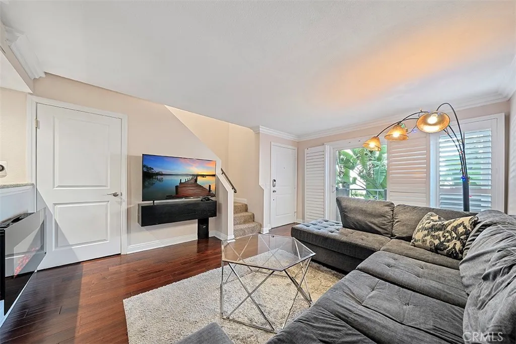 355 N Maple Street 245, Burbank, California 91505 home-pic-3