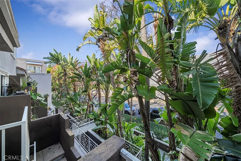 355 N Maple Street 245, Burbank, California 91505 home-pic-11