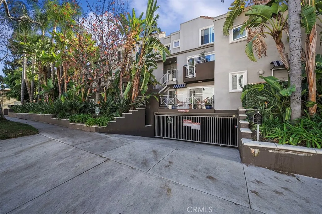 355 N Maple Street 245, Burbank, California 91505 home-pic-27