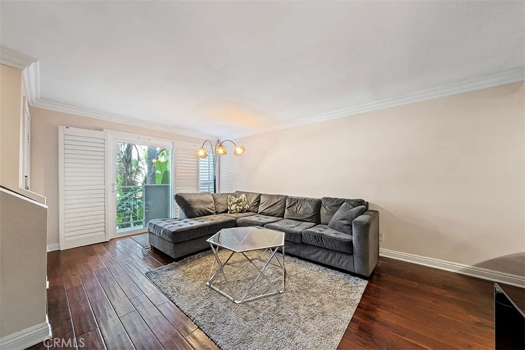 355 N Maple Street 245, Burbank, California 91505 home-pic-2