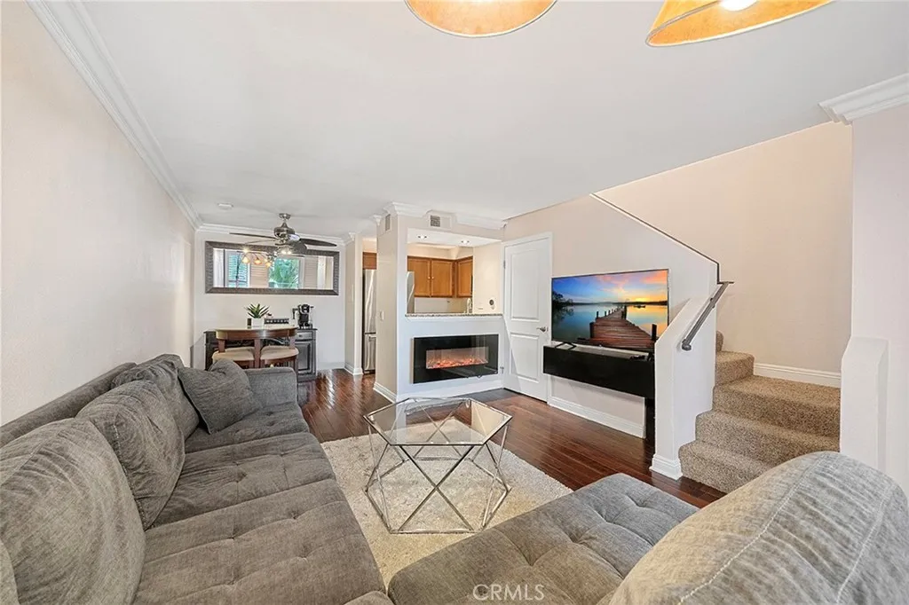 355 N Maple Street 245, Burbank, California 91505 home-pic-1