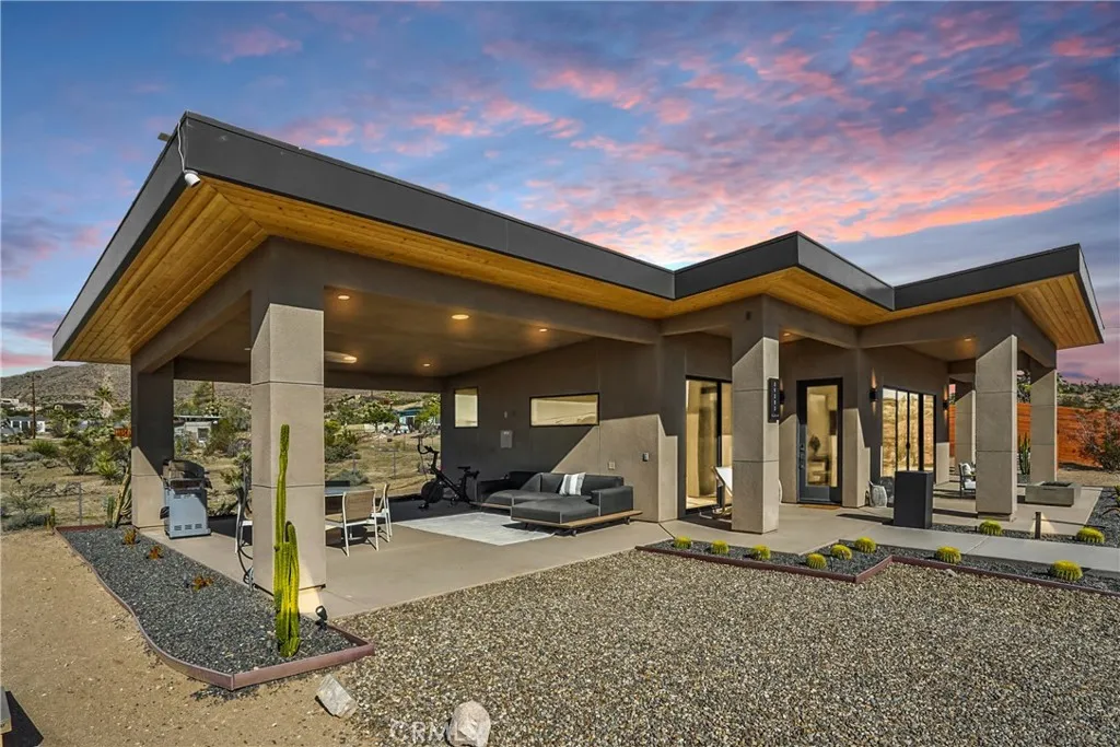 59080 Nelson Ave, Yucca Valley, California 92284 home-pic-1