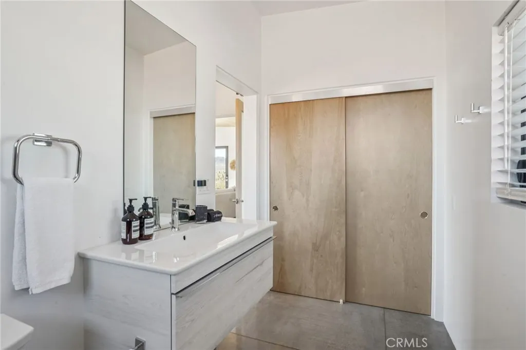 59080 Nelson Ave, Yucca Valley, California 92284 home-pic-23