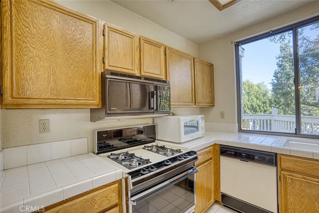 4900 N Grand Avenue 212, Covina, California 91724 home-pic-9