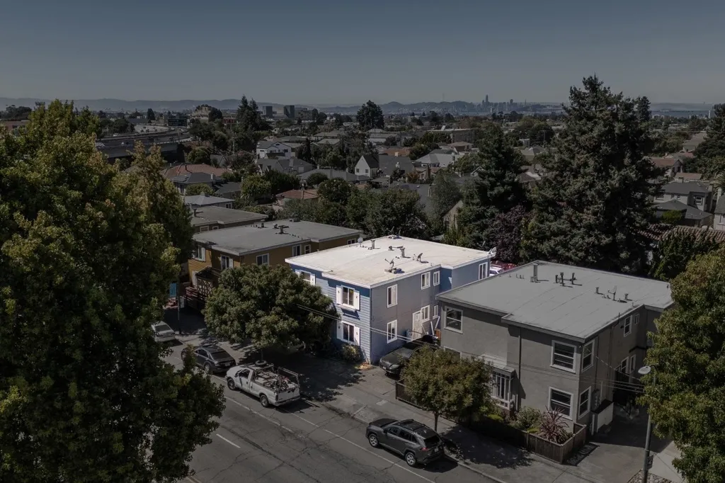 5659 Telegraph Ave, Oakland, California 94609 home-pic-9