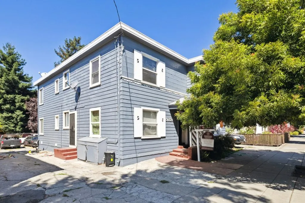 5659 Telegraph Ave, Oakland, California 94609 home-pic-1
