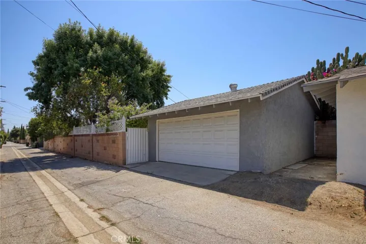 Garage Rear Entry