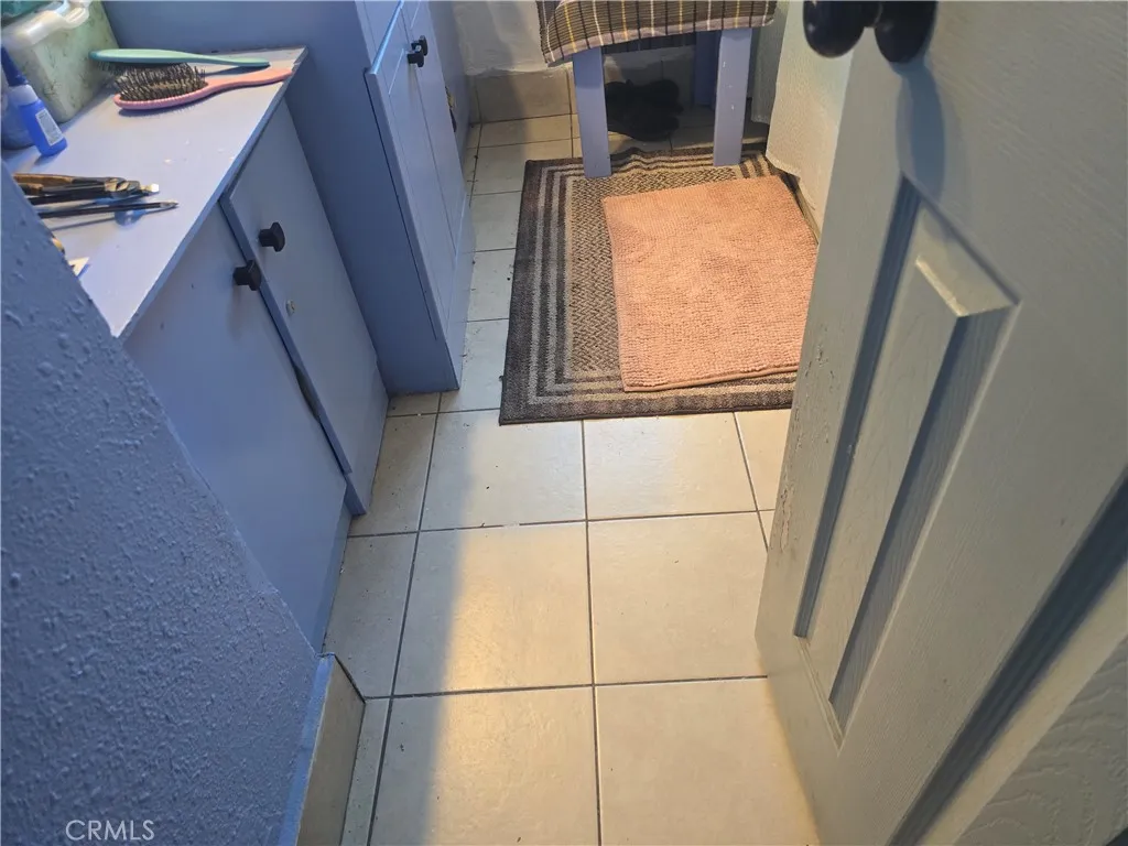 301 W Magnolia Street, Compton, California 90220 home-pic-19