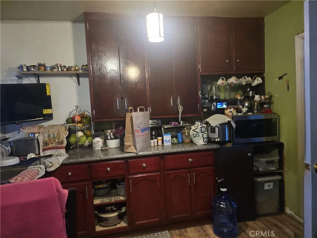 301 W Magnolia Street, Compton, California 90220 home-pic-14