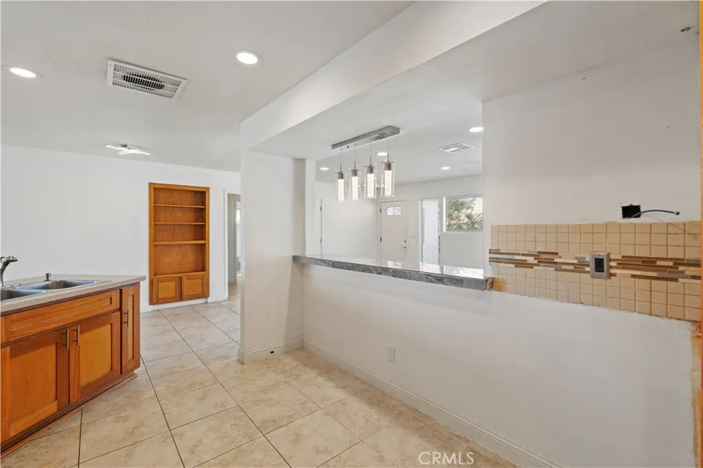 23859 South Road, Apple Valley, California 92307 home-pic-10