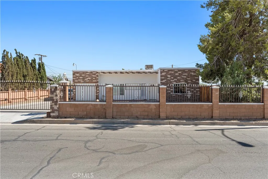 23859 South Road, Apple Valley, California 92307 home-pic-3