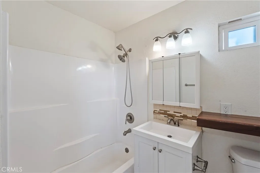 23859 South Road, Apple Valley, California 92307 home-pic-15