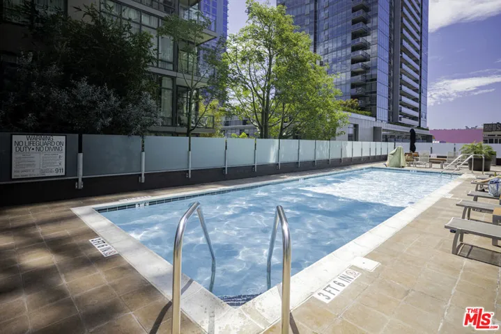 1111 S Grand Avenue 716, Los Angeles, California 90015