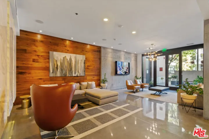 1111 S Grand Avenue 716, Los Angeles, California 90015