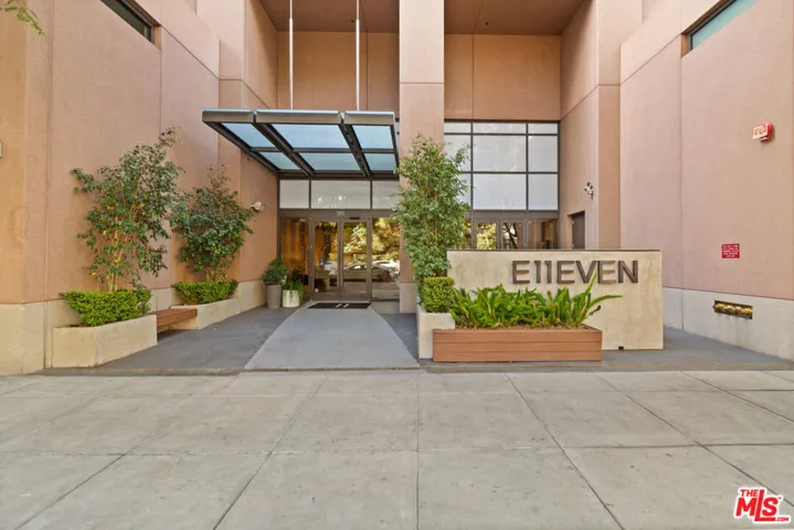 1111 S Grand Avenue 716, Los Angeles, California 90015
