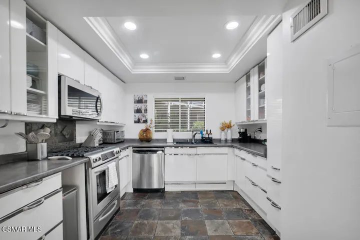 1218 S Westlake Blvd- HsHProd-18