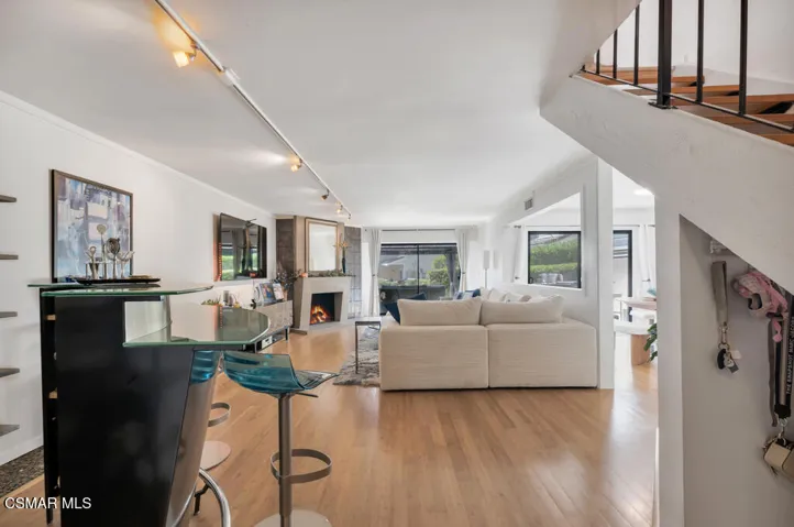 1218 S Westlake Blvd- HsHProd-11