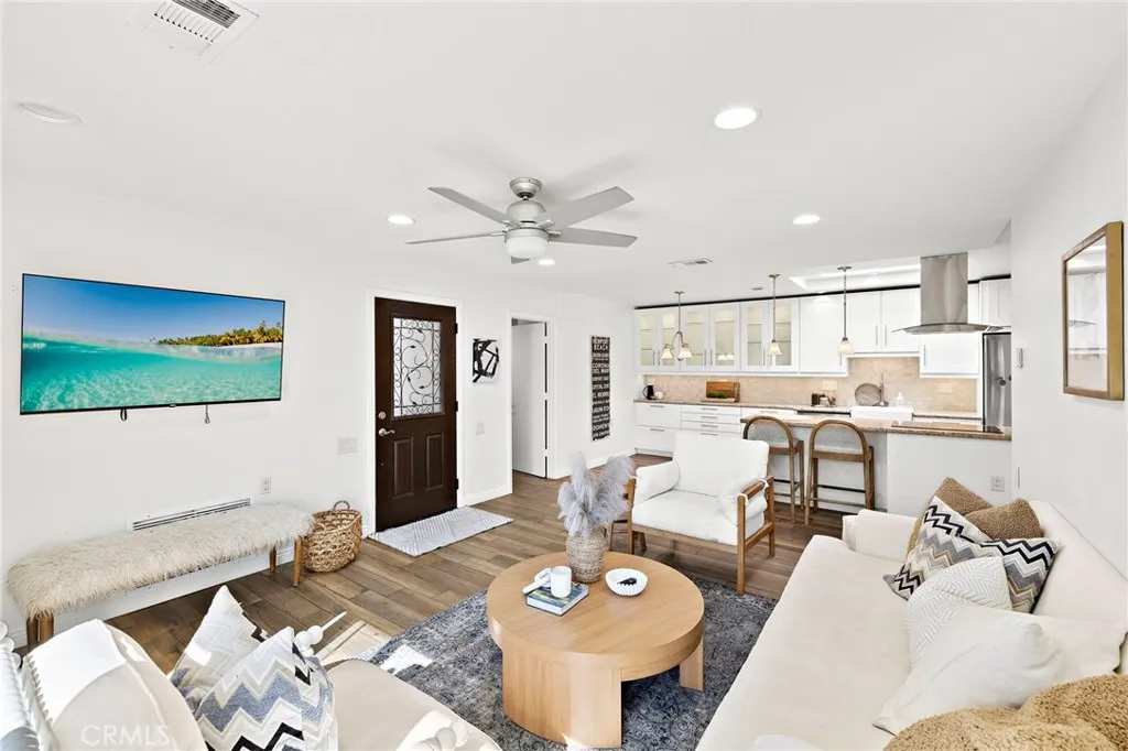2119 U Via Puerta, Laguna Woods, California 92637 home-pic-4