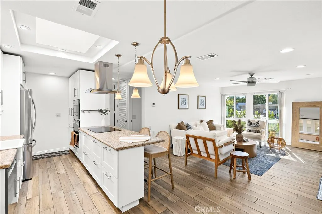 2119 U Via Puerta, Laguna Woods, California 92637 home-pic-1