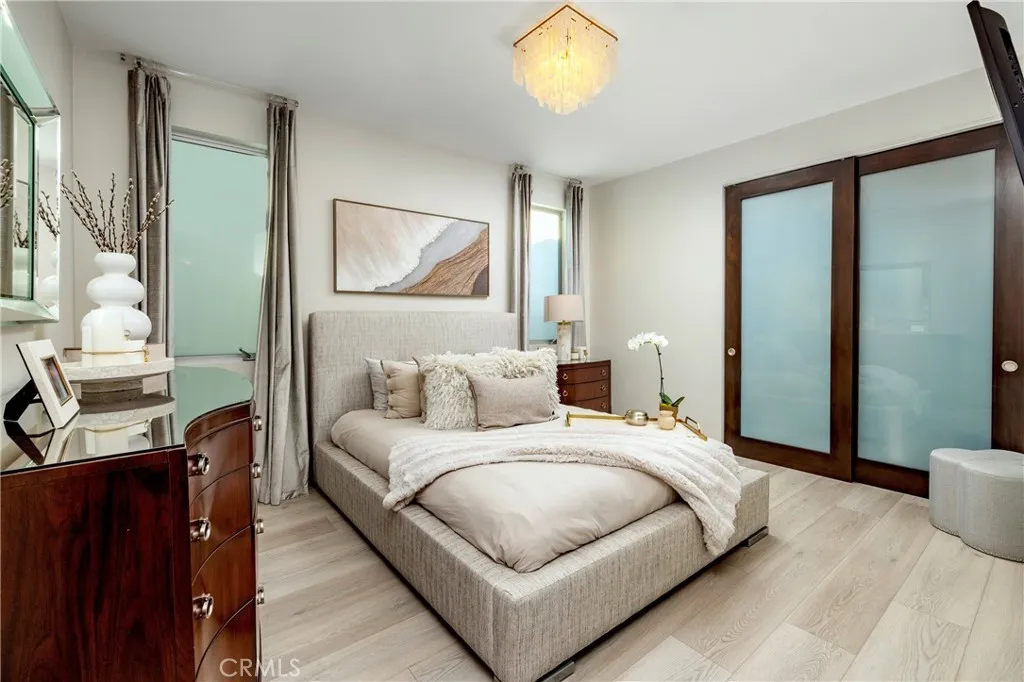 29 W Neapolitan, Long Beach, California 90803 home-pic-14