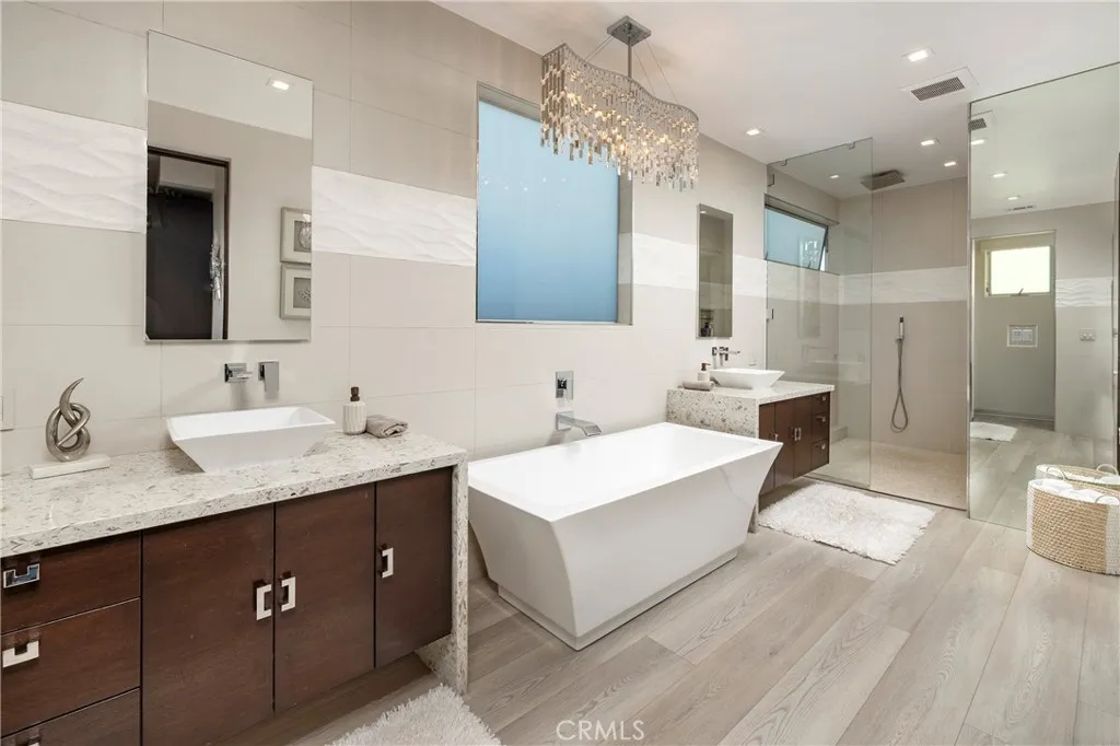 29 W Neapolitan, Long Beach, California 90803 home-pic-18