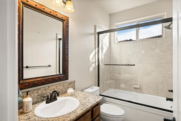 Main level guest bath