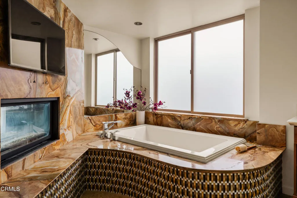 1825 Ocean Drive, Oxnard, California 93035 home-pic-14