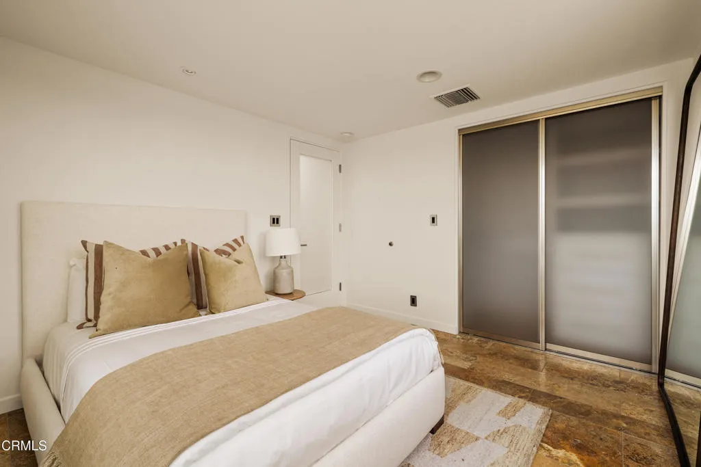 1825 Ocean Drive, Oxnard, California 93035 home-pic-20