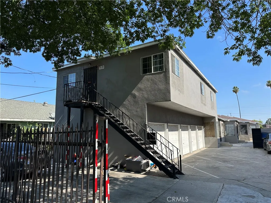 319 W Almond, Compton, California 90220 home-pic-1