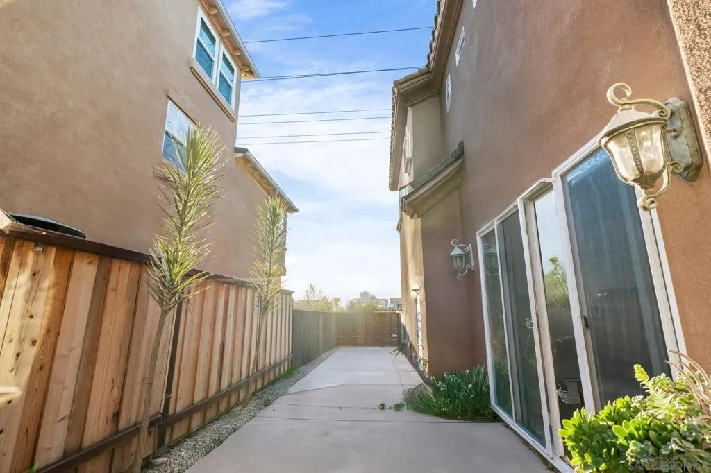 417 N Cedros Ave, Solana Beach, California 92075 home-pic-39