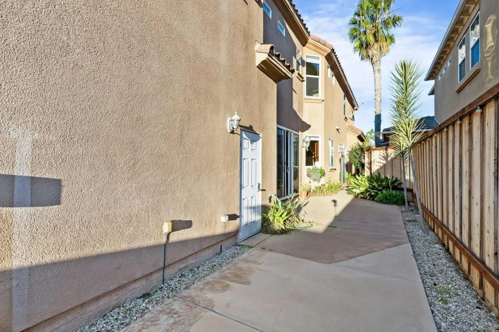 417 N Cedros Ave, Solana Beach, California 92075 home-pic-37