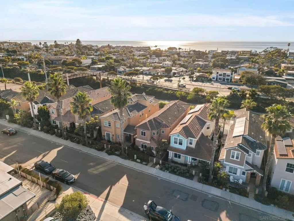 417 N Cedros Ave, Solana Beach, California 92075 home-pic-4