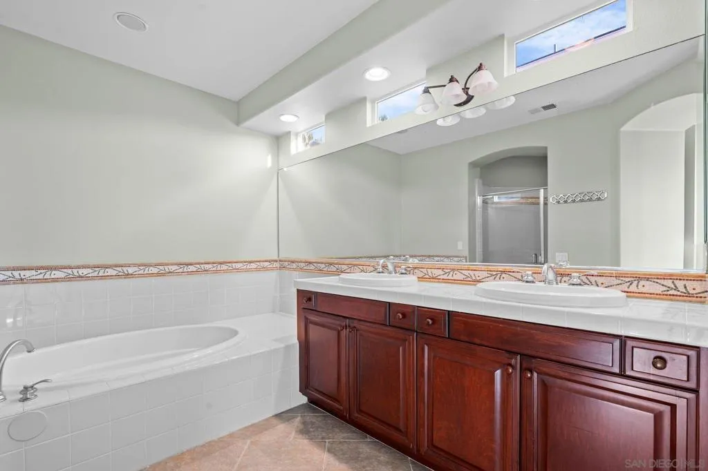 417 N Cedros Ave, Solana Beach, California 92075 home-pic-34