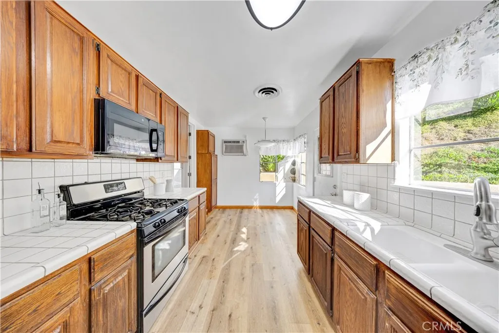 1690 Starbird, Monterey Park, California 91755 home-pic-10