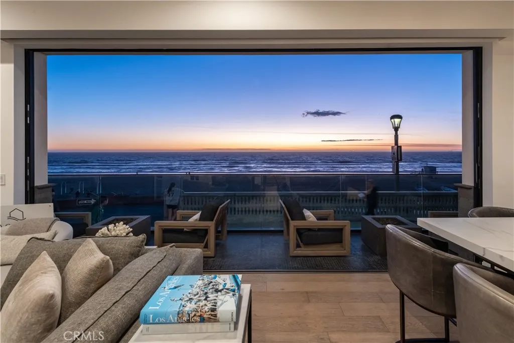 2200 The Strand A, Manhattan Beach, California 90266 home-pic-1