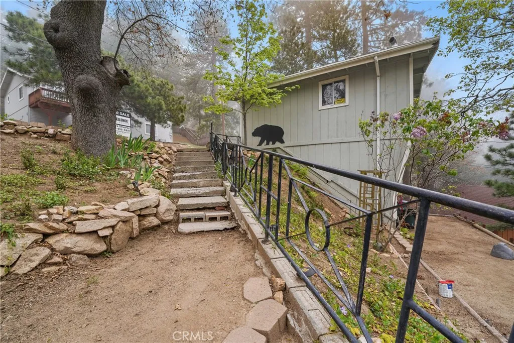 30919 Valley Oak, Running Springs, California 92382 home-pic-1