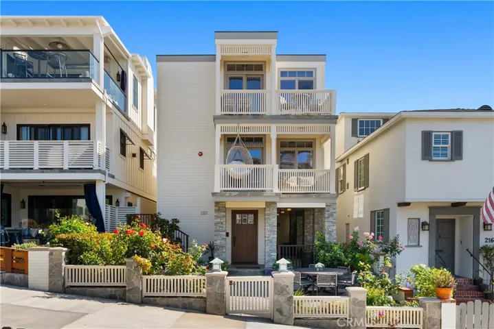 220 20th Street, Manhattan Beach, California 90266