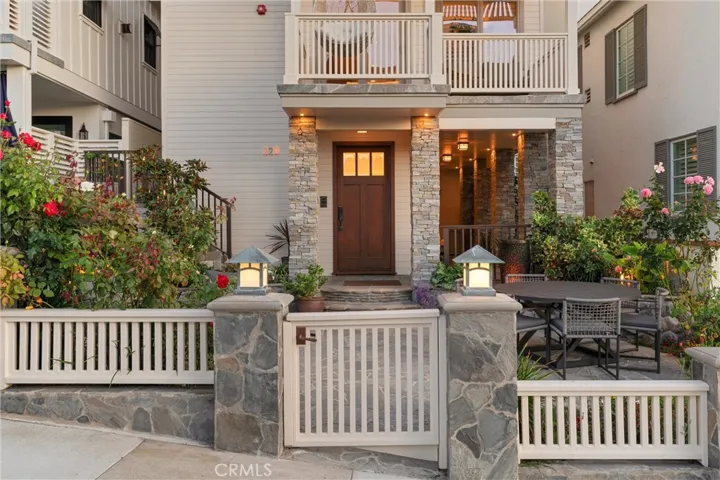 220 20th Street, Manhattan Beach, California 90266