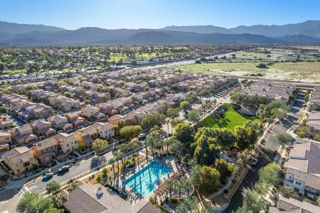 653 Calle Vibrante, Palm Desert, California 92211 home-pic-25