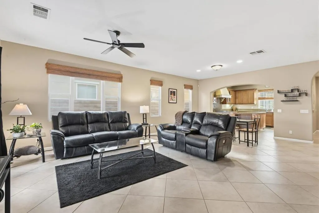653 Calle Vibrante, Palm Desert, California 92211 home-pic-4