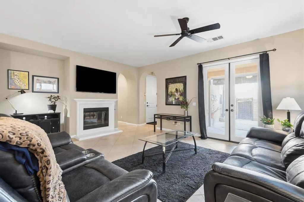 653 Calle Vibrante, Palm Desert, California 92211 home-pic-3