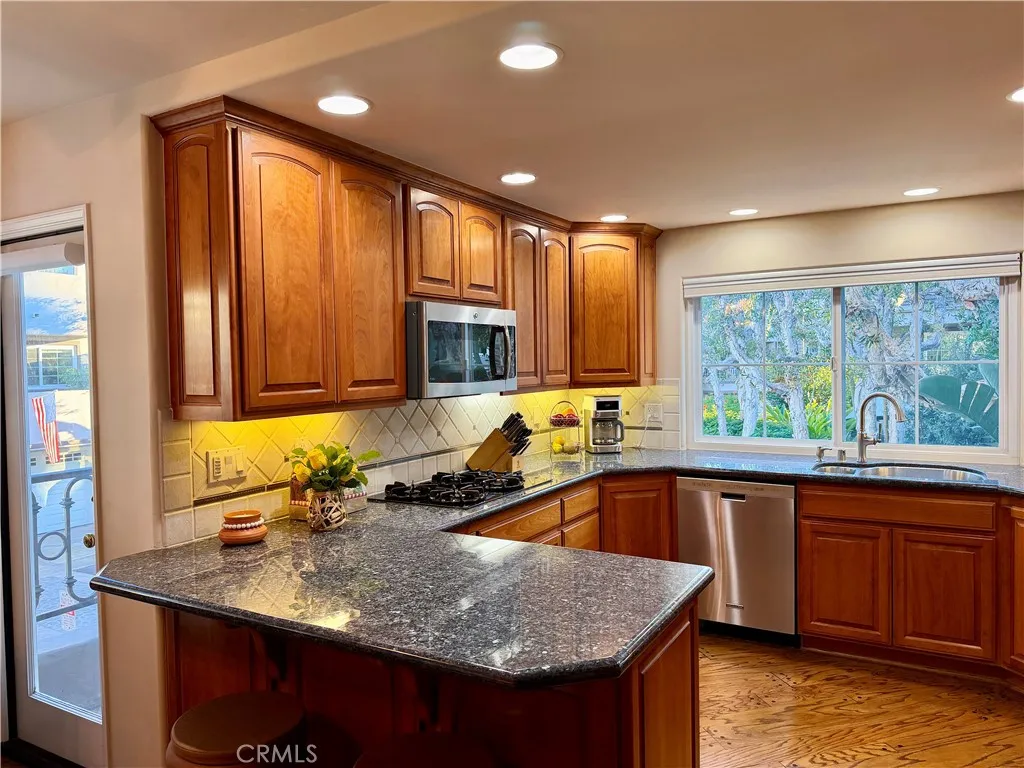 19373 Peachtree, Huntington Beach, California 92648 home-pic-14