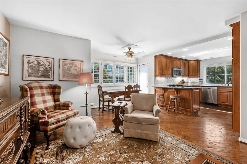 19373 Peachtree, Huntington Beach, California 92648 home-pic-11
