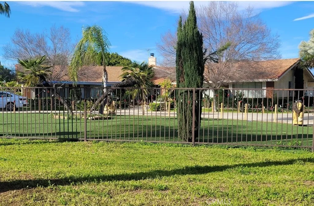 8805 Dufferin, Riverside, California 92504 home-pic-1